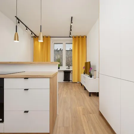 Cozy One-bedroom Majzela Manufaktura By Renters * Lodz