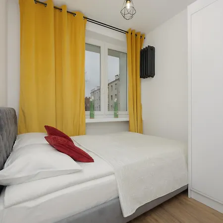 Cozy One-bedroom Majzela Manufaktura By Renters *